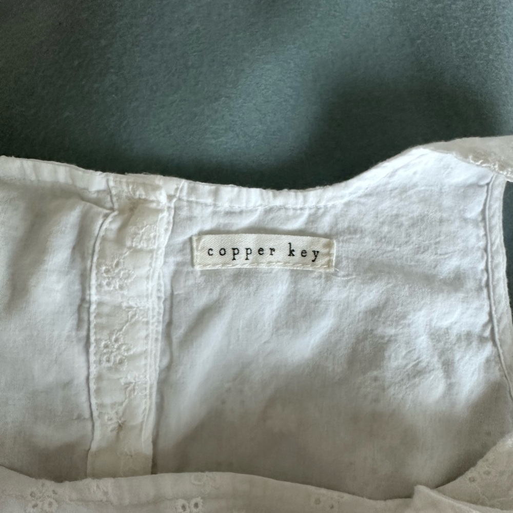 White Tank - Picture 3 of 4